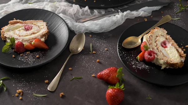 Meringue Roll Cake Cream Raspberries Roulade Summer Dessert Served Ceramic — kuvapankkivalokuva