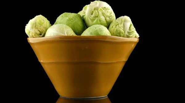 Fresh Brussels Sprouts Green Ceramic Bowl Isolated Black Background — Stock Photo, Image