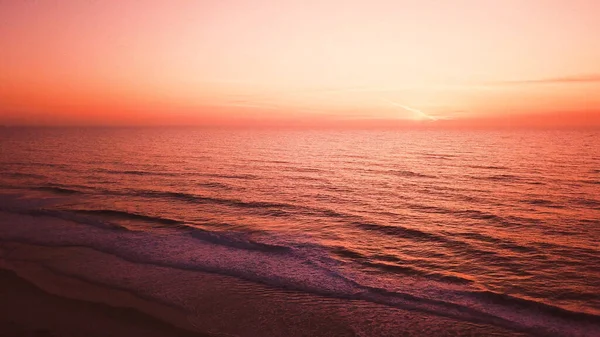 海滩和沙丘在日落时在葡萄牙阿威罗 Murtosa 的鸟瞰图 鸟瞰图 — 图库照片