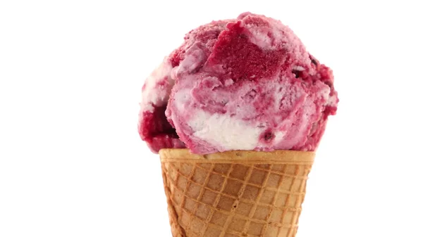 Kužel Zmrzliny Kopečkem Červeného Ovoce Izolovaných Bílém Pozadí — Stock fotografie