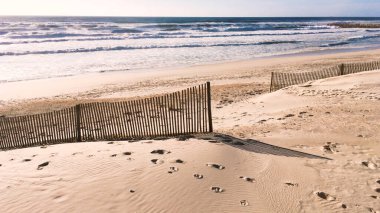 Kum tepeleri ve Vagueira, Aveiro - Portekiz Beach'te üzerinde uçuş