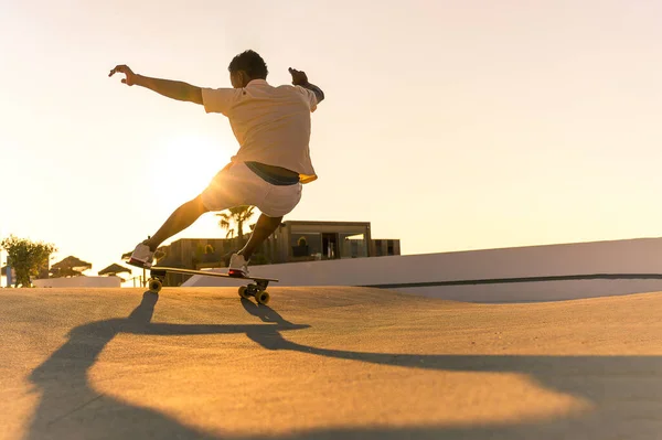 Surf Skater Training Surfing Moves Beach Sunset — Stock Photo, Image