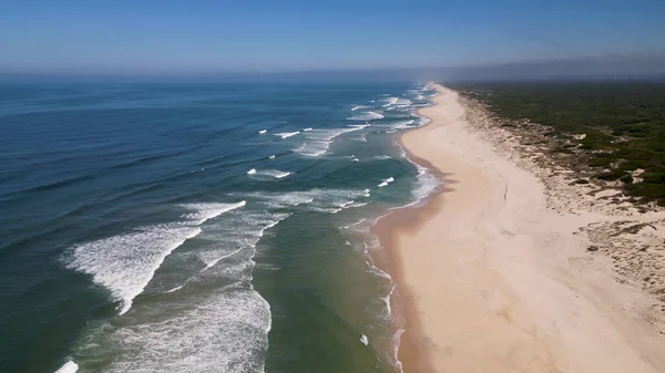 Seitenansicht Von Wellen Die Auf Sandstrand Antenne Krachen Eine Vogelperspektive — Stockfoto