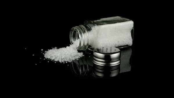 Salt Shaker Svart Bakgrund — Stockfoto