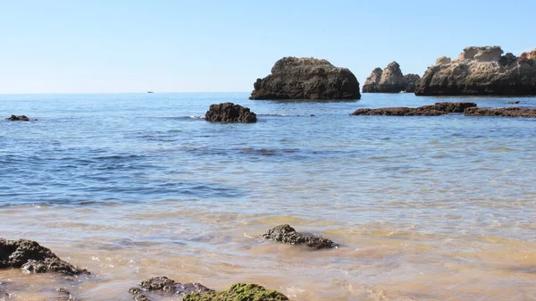 포르티 포르투갈에서 Vau의 해변입니다 바위의 — 스톡 사진