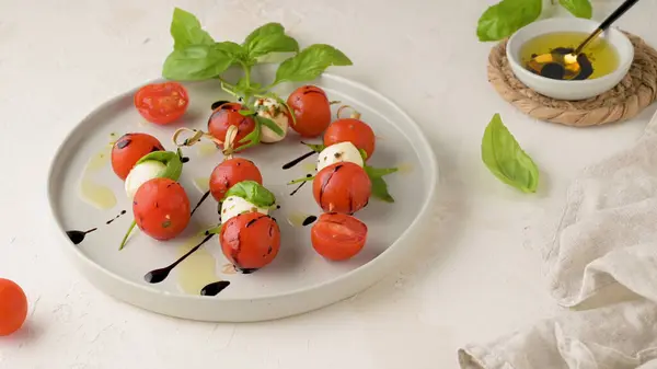 Aperitivo Saludable Ensalada Caprese Con Tomate Mozzarella Comida Italiana Dieta — Foto de Stock
