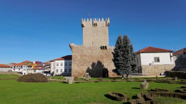 Hrad Starém Městě Portugalského Města Chaves Slunečný Den Jasnou Oblohou — Stock video