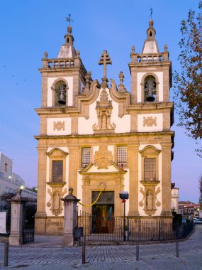 Portekiz, Vila Real 'de Igreja de Sao Pedro Barok tarzı kilise.