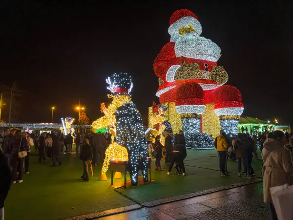 Agueda Portugal 2023年12月9日 城市街道上的圣诞装饰 圣诞礼物市场 — 图库照片