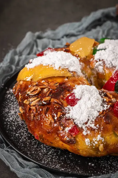 Bolo Rei Kings Cake Traditional Xmas Cake Fruits Raisins Nut — Stok fotoğraf