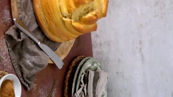 Fogaca Στον Πάγκο Της Κουζίνας Fogaa Είναι Ένα Παραδοσιακό Κέικ — Αρχείο Βίντεο