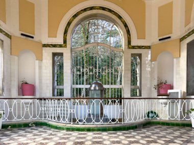 Bornes de Aguiar, Portekiz - 21 Kasım 2023: Parque Termal de Pedras Salgadas, Agua das Pedras 'ın doğduğu doğal maden suyu kaynaklarıyla bilinir..