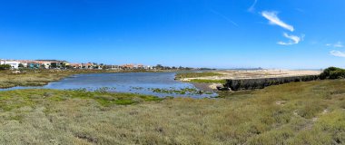 Cavado Nehri, Esposende - Portekiz haliç manzarası.
