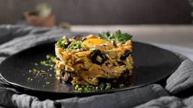 Tavuk sutyen, geleneksel Portekiz yemeği..