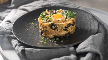 Tavuk sütyeni, geleneksel Portekiz yemeği..