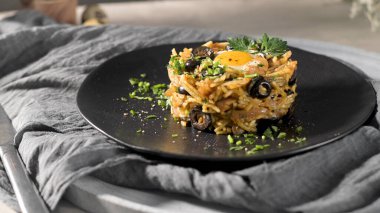 Tavuk sütyeni, geleneksel Portekiz yemeği..