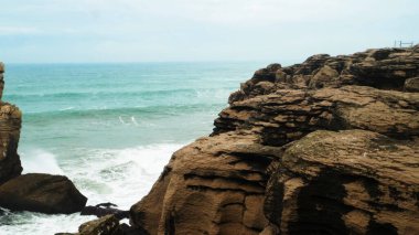 Nau dos Corvos Carvoeiro pelerinli Peniche, Portekiz