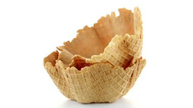 Gofret bardak beyaz arka plan üzerinde.