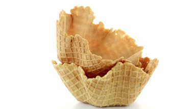 Gofret bardak beyaz arka plan üzerinde.