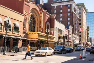 Knoxville, Tennessee, 28 Ekim 2022 Knoxville Tennessee 'nin tarihi şehir merkezinde güneşli bir sonbahar gününde.