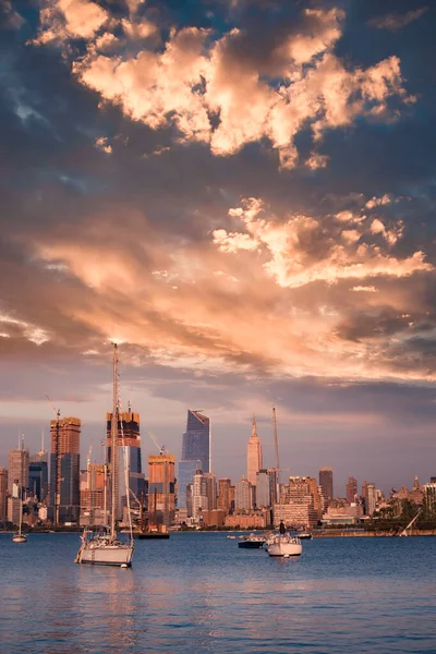 纽约市的天际线 摩天大楼 新建筑 哈德逊河和日落 从新泽西看 — 图库照片