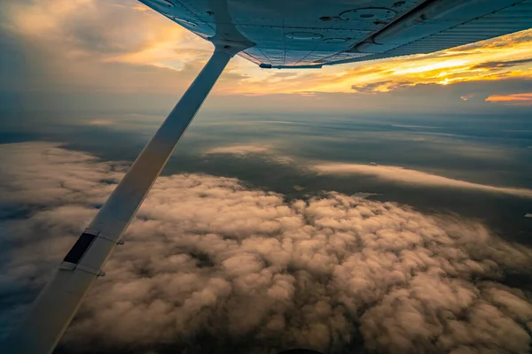 Letecký Pohled Barevnou Oblohu Při Západu Slunce Jak Vidět Jednoho — Stock fotografie