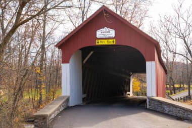 Bucks County Pennsylvania 'dan Knechts Covered Bridge görüldü 