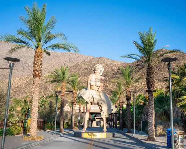 stock image Landmark Marilyn Monroe statue outside the Palm Springs Art Museum in Palm Springs California 