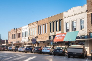 Denton, Teksas - 31 Ocak 2025 Dallas-Fort Worth bölgesindeki tarihi Denton şehir merkezi manzarası,