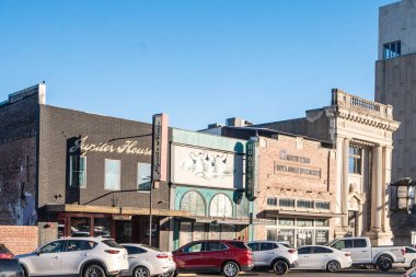 Denton, Teksas - 31 Ocak 2025 Dallas-Fort Worth bölgesindeki tarihi Denton şehir merkezi manzarası,