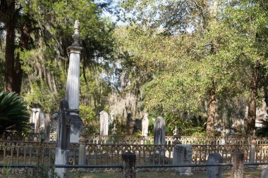 Savannah, Georgia - 20 Şubat 2023: Savannah Georgia 'daki tarihi Bonaventure Mezarlığı.