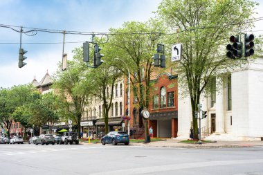 Saratoga Springs, NY - 12 Temmuz 2025: Tarihi Saratoga Springs New York 'tan sokak sahnesi.