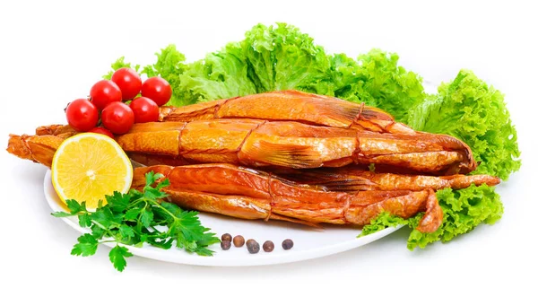 Appetitlich Geräucherter Fisch Auf Einem Teller — Stockfoto