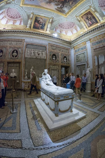 Roma Itália Outubro 2018 Turistas Admiram Escultura Galeria Borghese Roma Fotografias De Stock Royalty-Free