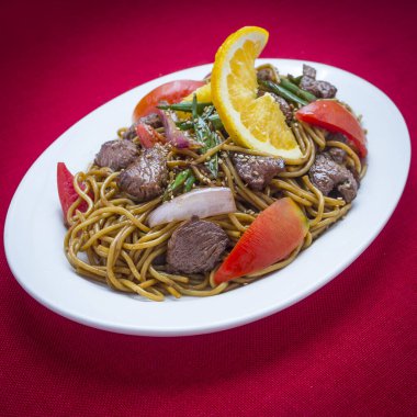Tallarin saltado de carne, Peru 'nun tipik yemekleri.