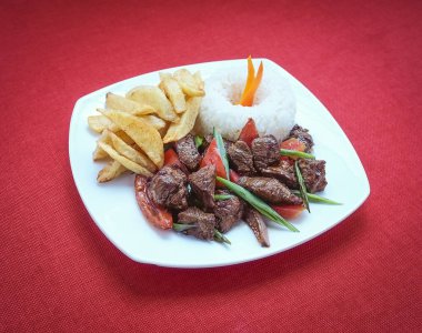 Lomo Saltado, Peru 'nun tipik yemekleri.