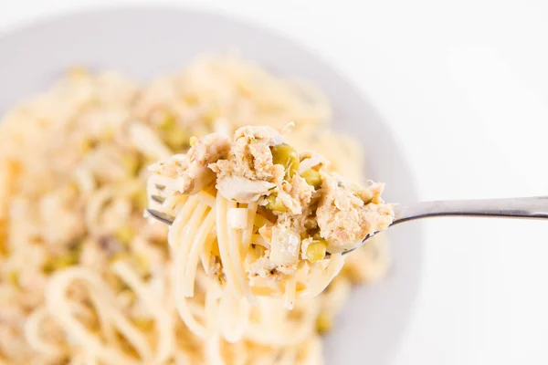 Spaghetti Smoked Mackerel Green Peas Cream Sauce White Background Being — Stock Photo, Image