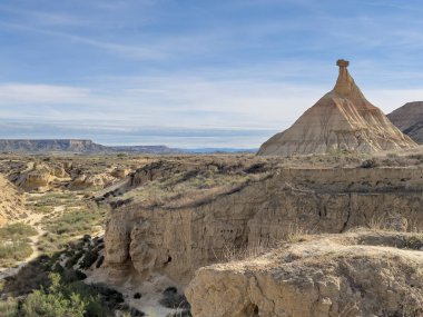 Navarre Badlans (Bardenas Reales de Navarra) tatlısı Bask ülkesinin güneyinde - İspanya.