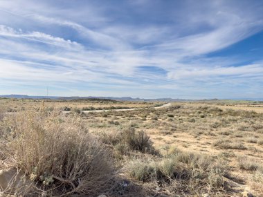 Navarre Badlans (Bardenas Reales de Navarra) tatlısı Bask ülkesinin güneyinde - İspanya.