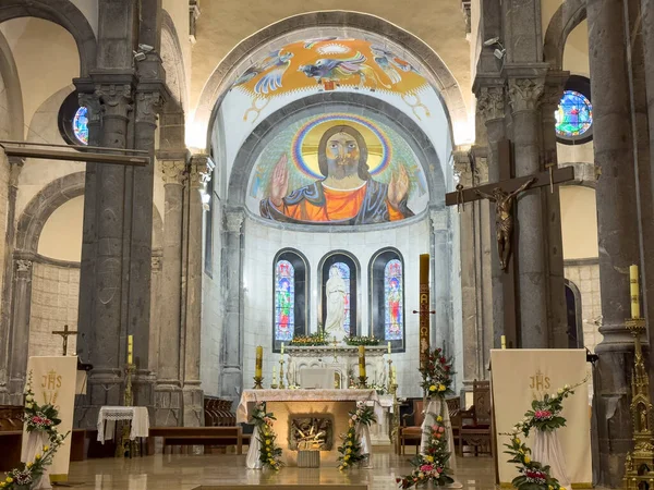 Wnętrze Matki Bożej Salette Sanctuary Notre Dame Salette Francja — Zdjęcie stockowe