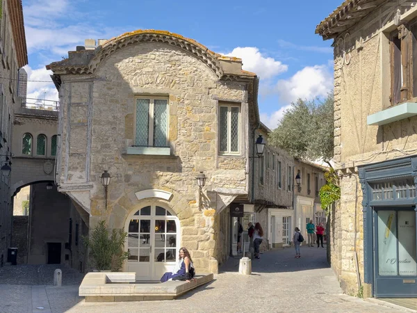 Carcassonne Francie 2023 Lidé Procházejí Uličkou Starém Městě Carcassonne Francii — Stock fotografie