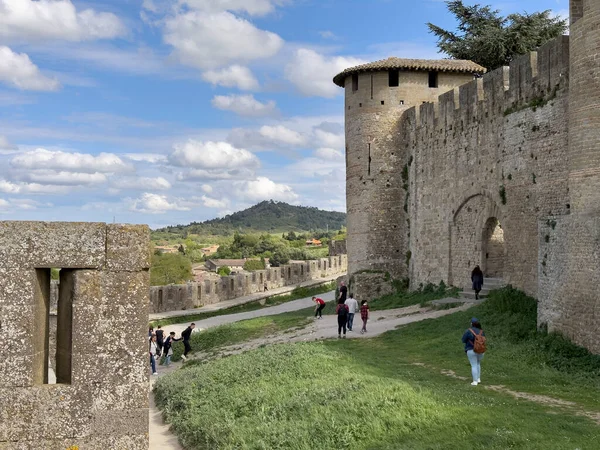 Carcassonne France April 2023 People Strolling Alley Old Town Carcassonne — Stock Photo, Image