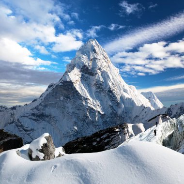 Ama Dablam Dağı zirvesi, Everest Dağı ana kampı, Khumbu vadisi, Solukhumbu, Sagarmatha ulusal parkı, Everest bölgesi, Nepal Himalayalar dağları.