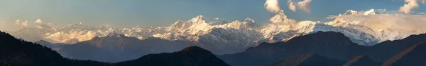 Chaukhamba山晚景 喜马拉雅山 印度喜马拉雅山 喜马拉雅山脉 高山全景 印度乌塔拉汉德 — 图库照片