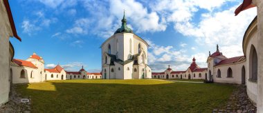 Zelena hora, yeşil tepe, unesco Dünya Mirası Alanı, Zdar nad Sazavou, Çek Cumhuriyeti, barok mimar Jan Blazej Santini Aichel 'in üzerindeki Nepomuk Kilisesi haccı.