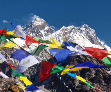 Gokyo Ri tepesinden, Khumbu vadisinden, Nepal Himalayalar dağlarından, Everest ve Lhotse dağlarının manzarası