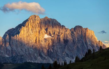 Civetta Dağı, akşam günbatımı manzarası Civetta Dağı, Güney Tyrol, dolomitler, İtalya