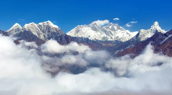 stock image Panoramic view of Mount Everest, Mt Lhotse and Ama Dablam peak from Kongde and beautiful clouds, Sagarmatha national park, Nepal Himalayas mountains