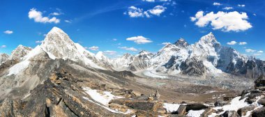 Everest Dağı ve Pumori Zirvesi, himalaya Dağı, Himalayalar 'ın Kala Patthar' ı ve Khumbu Buzulu 'ndan Everest ana kampı, Khumbu Vadisi, Sagarmatha Milli Parkı, Nepal