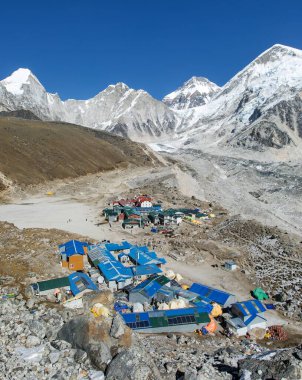 Gorak shep köyü, Everest Dağı 'na yakın bir köy ve Kala Patthar dağı, Khumbu vadisi, Solu khumbu, Nepal Himalayaları dağları.